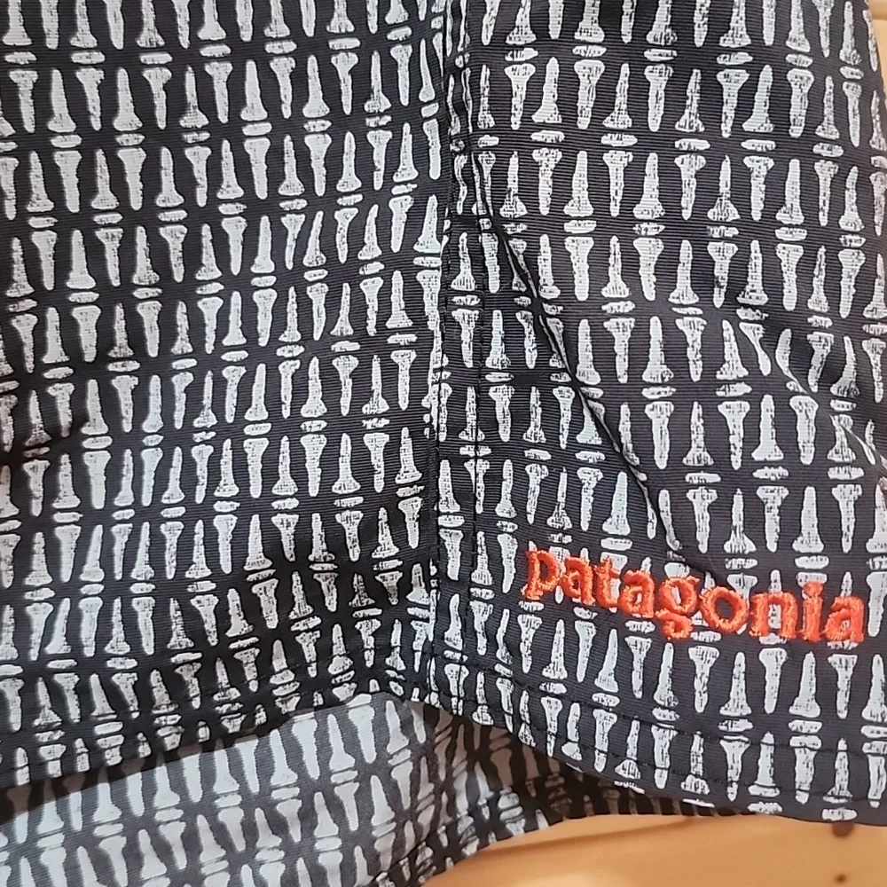 Patagonia Men's Swim Shorts Size 32 NWOT Fossil Print